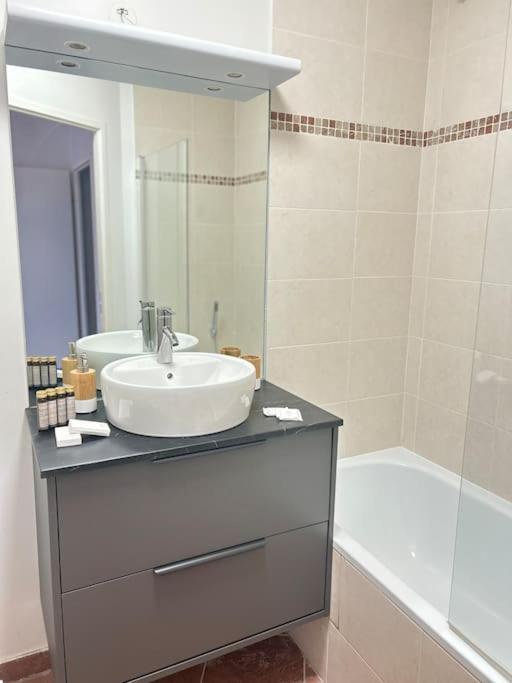 Once Upon A Time - 7Min From Disneyland - Free Private Parking - Self Checkin - Balcony - Barbecue Magny-le-Hongre Exterior photo